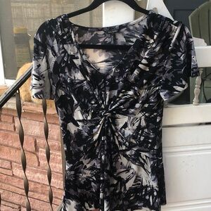 Daisy Fuentes Black and Cream Abstract Blouse